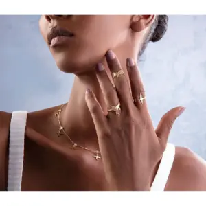 Beautiful bird design collection of vs diamonds + 18 carats gold jewellery in UAE KSA NY